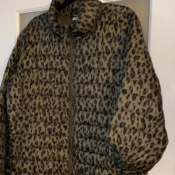 ⚓️ Old Navy Leopard Puffer - Picture 2 of 7